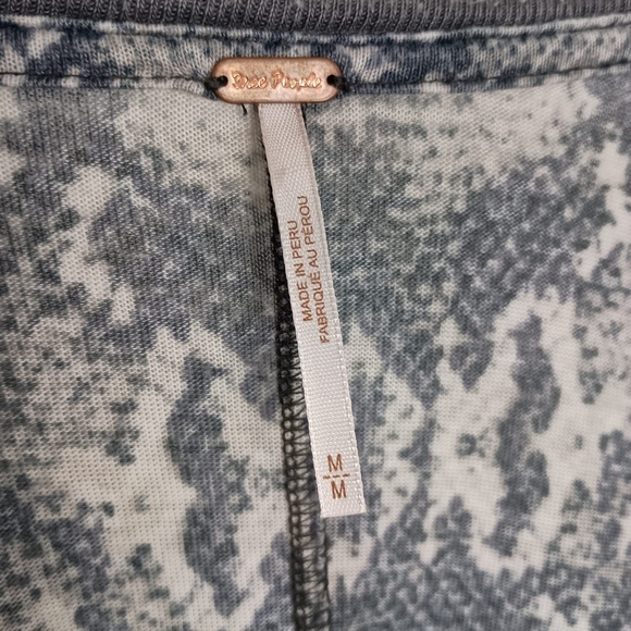 Free People Tourist Tee in Black Combo Snake Size Medium - Picture 5 of 5